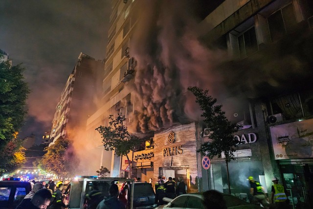 Feuer in Beirut nach israelischem Luftangriff (Archivbild).  | Foto: Hassan Ammar/AP/dpa