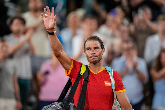 Adi&oacute;s! Rafael Nadal beendet bei den Davis Cup Finals seine Karriere.  | Foto: Manu Fernandez/AP/dpa