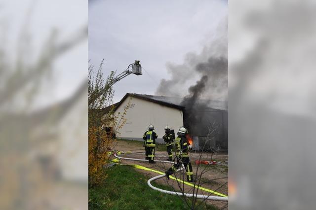 Polizei sucht nach dem Brand im Weingut Lffler in Staufen-Wettelbrunn die Brandursache