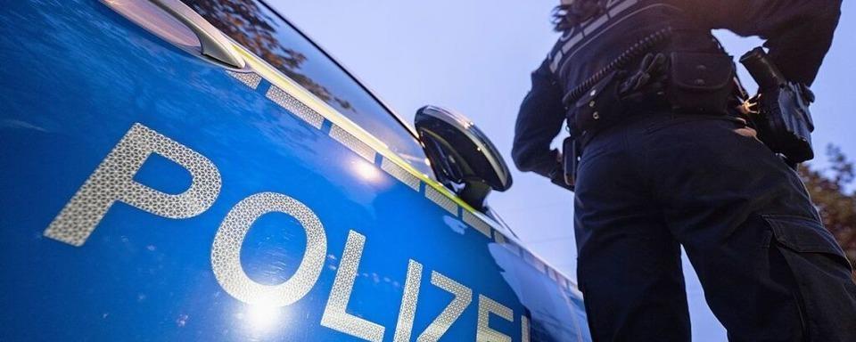 Unbekannter bepbelt in Mllheim Zugreisende und greift Bahnmitarbeiterin an