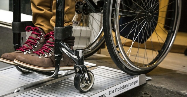 Vier Rampen fr Rollstuhlfahrer werden nun beschafft (Symbolbild).  | Foto: Jrg Farys (Gesellschaftsbilder.de)