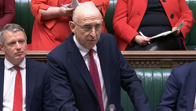 Der britische Verteidigungsminister Jo...ma Verteidigung im Londoner Unterhaus.  | Foto: House Of Commons/Uk Parliament/PA Wire/dpa