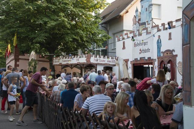 Brger protestieren gegen Absage des Nepomukfests in Neuenburg