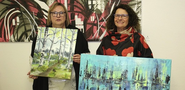 Angie Vgt (rechts) und Erika Schirmer...is Ende Januar im Eisenbacher Rathaus.  | Foto: Gert Brichta