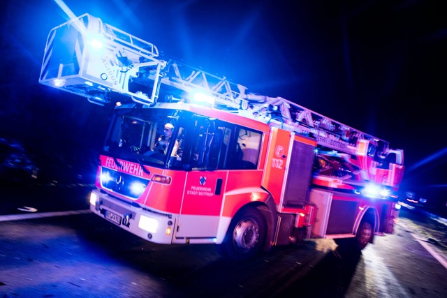 Die Feuerwehr wurde hinzugerufen. (Symbolbild)  | Foto: Marcel Kusch (dpa)