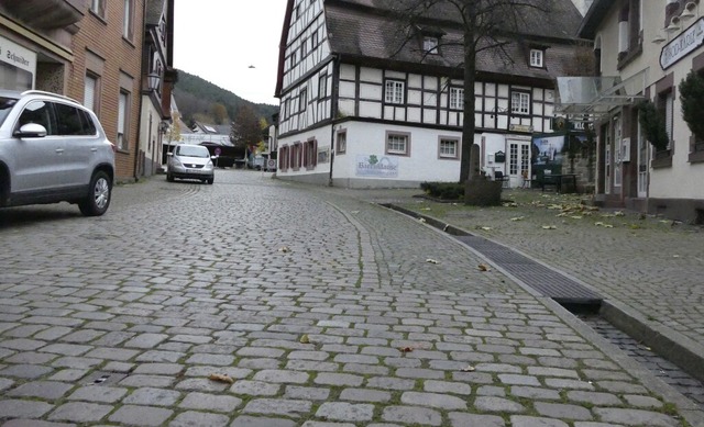 Das Kopfsteinpflaster in der Seelbache...te Menschen eine erhebliche Barriere.   | Foto: Beate Zehnle-Lehmann