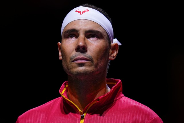 Schon vor der letzten Partie seiner Karriere zeigte Rafael Nadal Emotionen.  | Foto: Manu Fernandez/AP/dpa