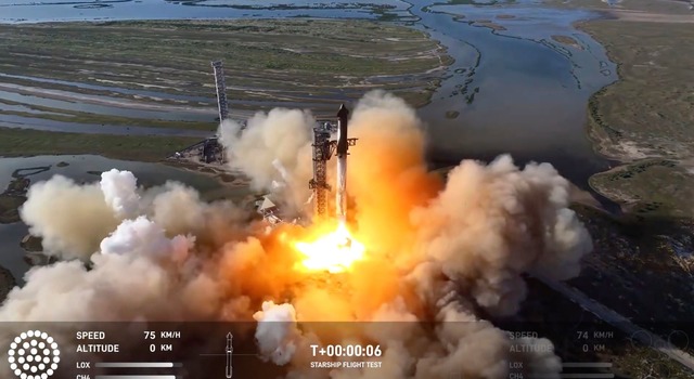 Das "Starship" ist gr&ouml;&szlig;er als die Freiheitsstatue.  | Foto: -/SpaceX via AP/dpa