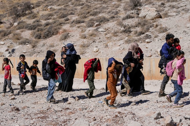 Etwa zwei Drittel der aus dem Libanon ...e Staatsb&uuml;rger.&nbsp;(Archivbild)  | Foto: Hassan Ammar/AP/dpa