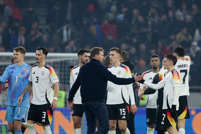 Julian Nagelsmann bedankt sich bei sei...nach einem guten L&auml;nderspieljahr.  | Foto: Christian Charisius/dpa