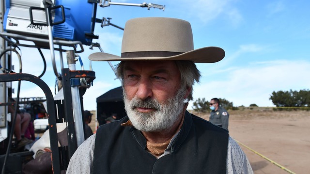 US-Schauspiegel Alec Baldwin am Set in...olen nicht anwesend sein. (Archivbild)  | Foto: Santa Fe County Sheriff's Office/ZUMA Press Wire Service/dpa