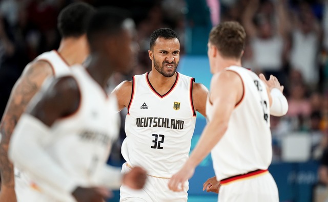 Weltmeister Johannes Thiemann f&uuml;h...chen Basketballer als Kapit&auml;n an.  | Foto: Marcus Brandt/dpa