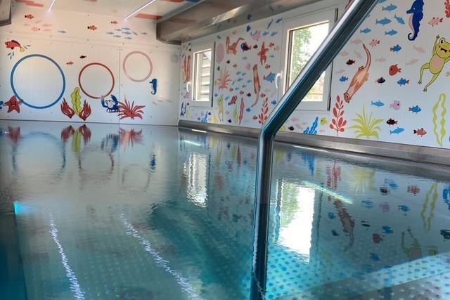 In Emmendingen knnen Kinder jetzt in einem Schwimmbad auf Rdern schwimmen lernen