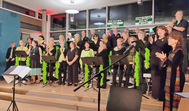 Der Chor Intermezzo feiert an diesem  ...r in der Neunlindenschule in Ihringen.  | Foto: Wolfgang Danzeisen