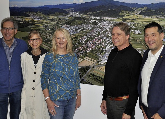 Hartmut Nbling, Ann-Kathrin Schlegel ...ermeister Markus Hollemann (von links)  | Foto: Joachim Mller-Bremberger