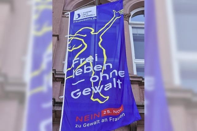 Lahr zeigt Flagge gegen Gewalt an Frauen