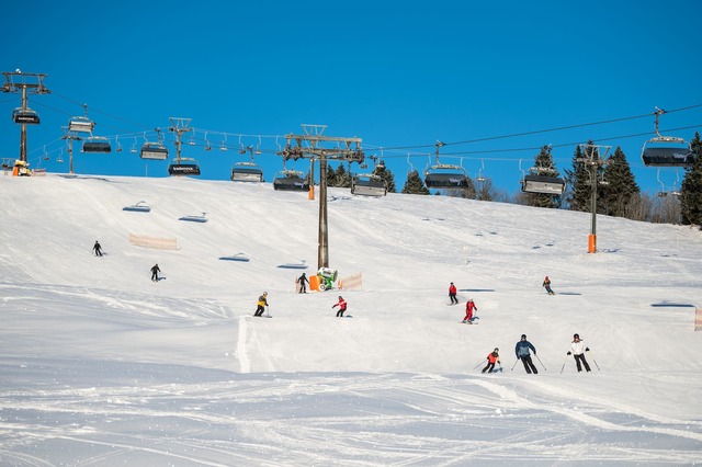 Am Feldberg k&ouml;nnte am Wochenende ...ginnen - wenn es schneit. (Archivbild)  | Foto: Silas Stein/dpa