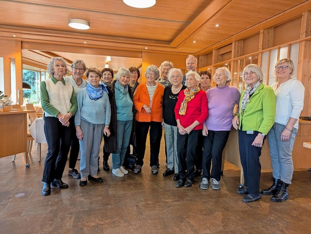 Ruth Zeh (Fnfte von rechts) wurde am ...iele Erinnerungen wurden ausgetauscht.  | Foto: privat