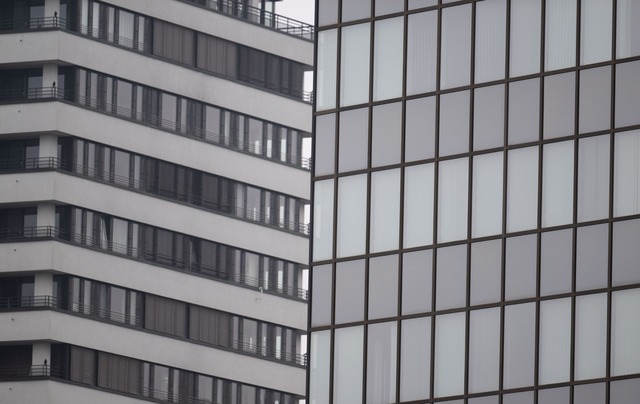 Preisverfall bei Gewerbeimmobilien (Symbolbild)  | Foto: Boris Roessler/dpa