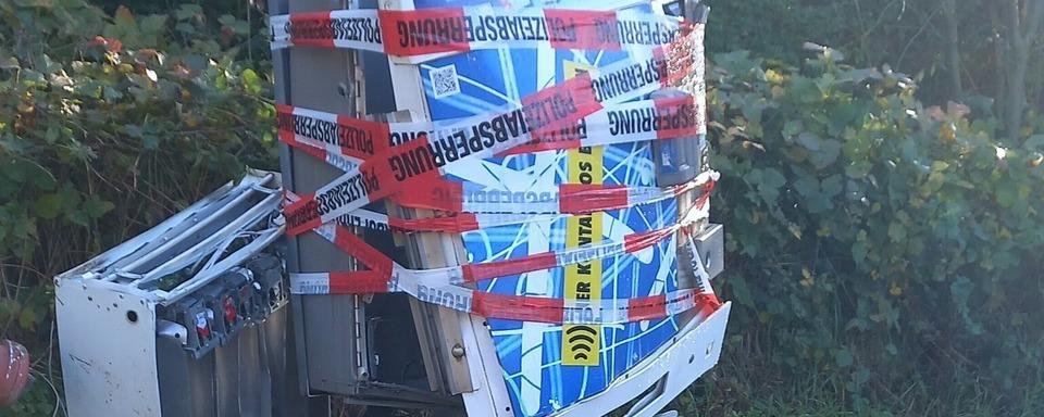 Unbekannte sprengen Zigarettenautomaten in Niederweiler