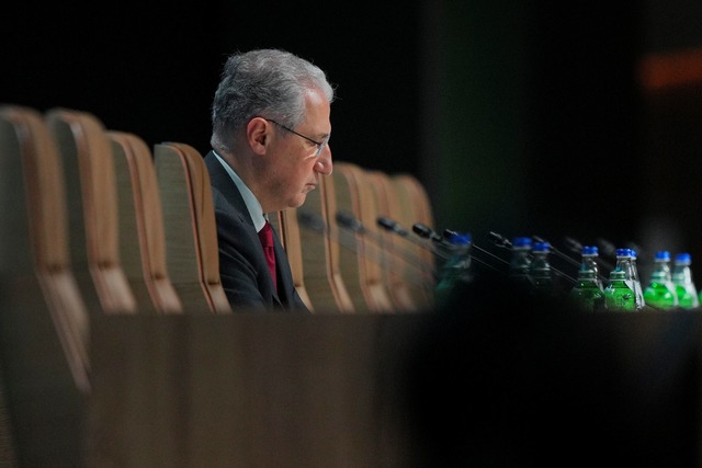 Bekam viel Kritik zu h&ouml;ren: COP29-Pr&auml;sident Babayev.  | Foto: Peter Dejong/AP