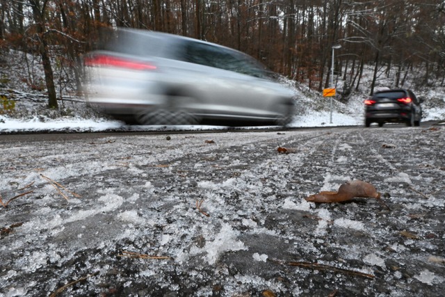 Vorsicht, glatt!  | Foto: Bernd Weibrod (dpa)