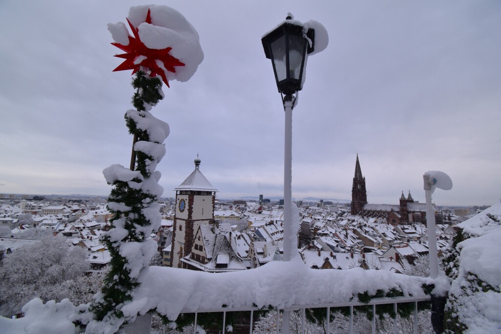 Blick vom Schlossberg in den Schnee.