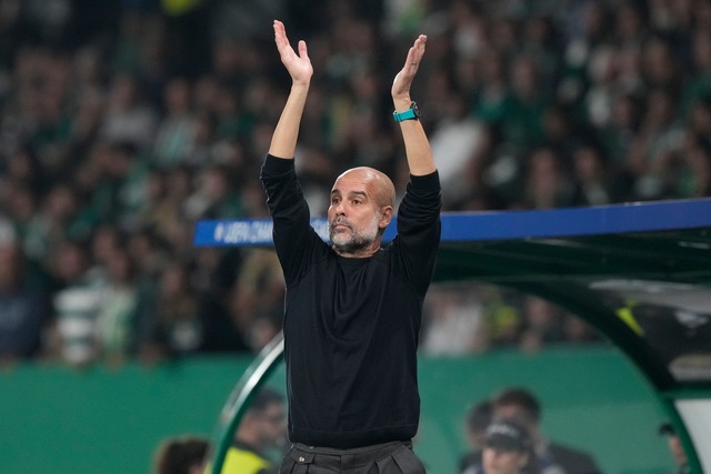 Pep Guardiola hat noch nicht fertig. D...hester City holen und bleibt bis 2027.  | Foto: Armando Franca/AP/dpa