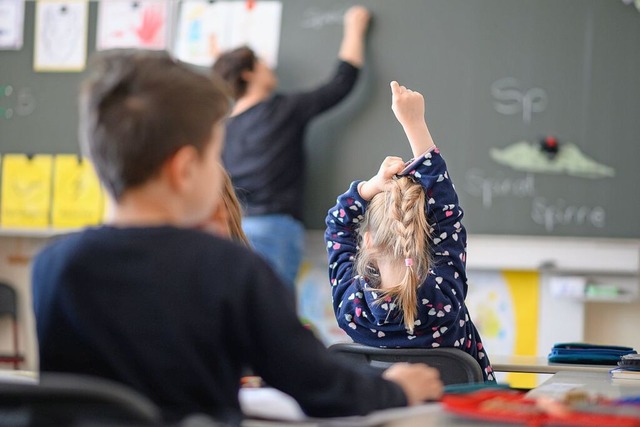 An den Schulen im Land gibt es viele Baustellen.  | Foto: Sebastian Gollnow (dpa)