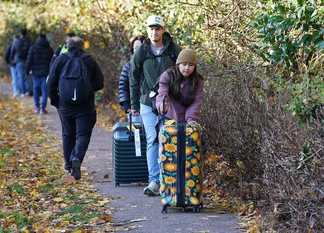 Teile des Londoner Flughafens Gatwick wurden vor&uuml;bergehend gesperrt.  | Foto: Gareth Fuller/PA Wire/dpa