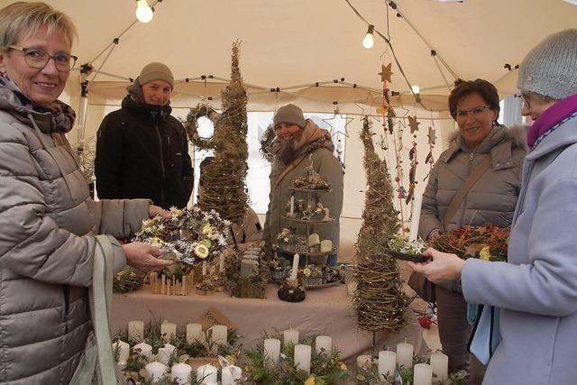 Weihnachtsmarkt in weier Pracht