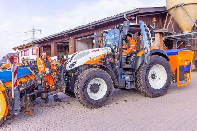 Neuer Bauhof-Traktor kommt in Grafenhausen zum Glck kurz vor dem Schnee