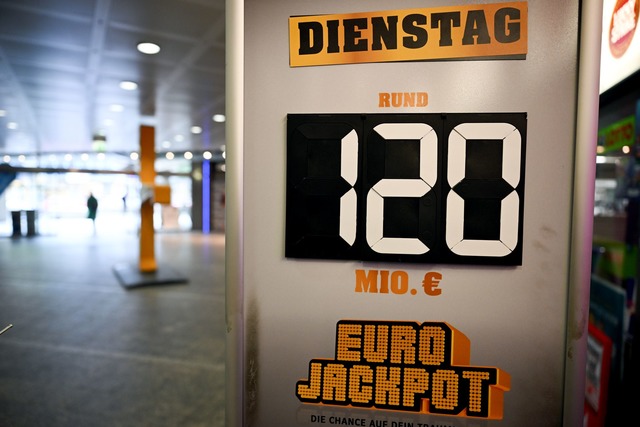 N&auml;chste Chance am Dienstag: Der H...t bei 120 Millionen Euro. (Symbolbild)  | Foto: Federico Gambarini/dpa