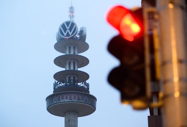 Die Marken-Logos hat VWN bereits im So...om "Telemoritz" entfernt. (Archivbild)  | Foto: Julian Stratenschulte/dpa