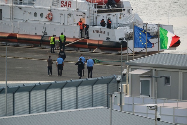 Gerichte hoben zweimal hintereinander ...er gestoppt worden waren. (Archivbild)  | Foto: Vlasov Sulaj/AP/dpa