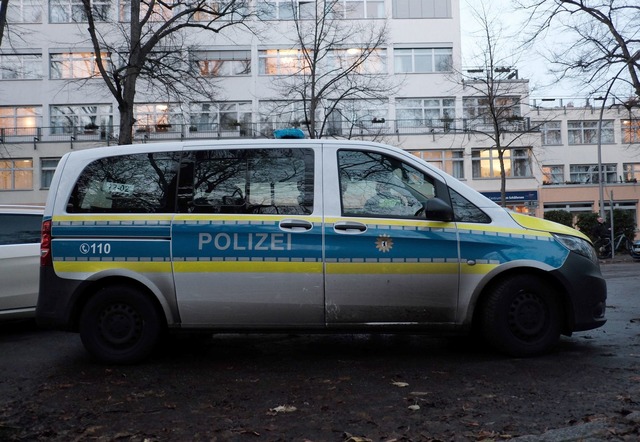 In einem Berliner Seniorenheim soll ei...t einer Machete schwer verletzt haben.  | Foto: J&ouml;rg Carstensen/dpa