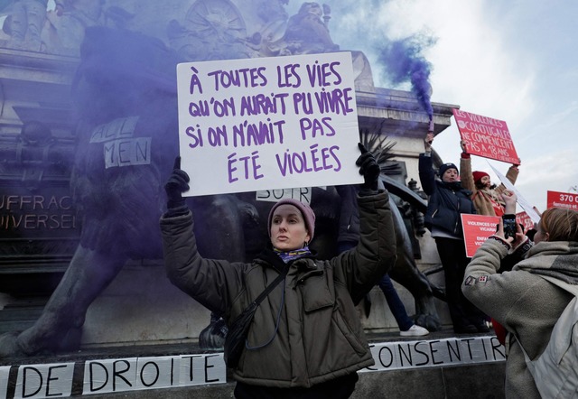 Zehntausende haben in Frankreich gegen...en Frauen demonstriert (Foto aktuell).  | Foto: Stephane De Sakutin/AFP/dpa