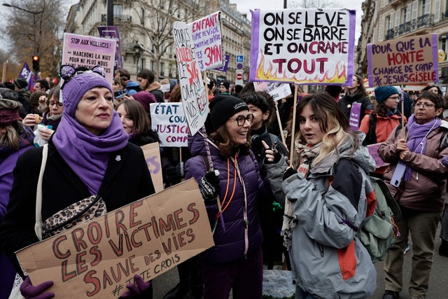 Bei den Protesten wird der Ruf nach klareren Gesetzen laut.  | Foto: Stephane De Sakutin/AFP/dpa