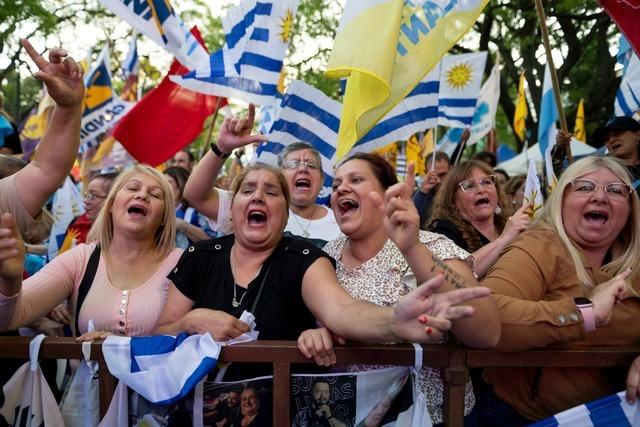 Uruguayer wählen Präsidenten in Stichwahl