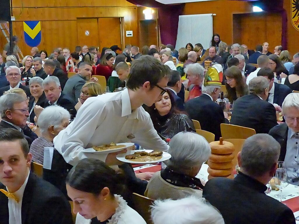 Vier Stunden lang sorgten die Akteure der Breisacher Narren, der Festspiele und der CDU fr Heiterkeit in der Breisacher Stadthalle mit rund 400 Zuschauern.