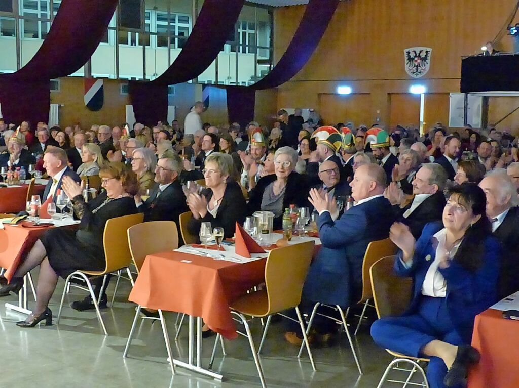 Vier Stunden lang sorgten die Akteure der Breisacher Narren, der Festspiele und der CDU fr Heiterkeit in der Breisacher Stadthalle mit rund 400 Zuschauern.