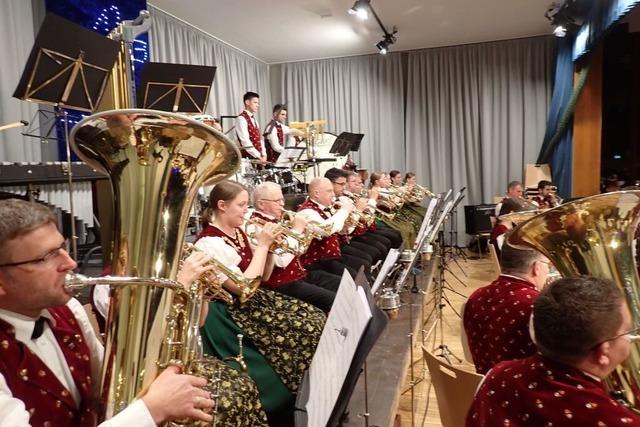 Herbstkonzert des Musikvereins Trachtenkapelle Biederbach krnender Abschluss des Jubilumsjahres