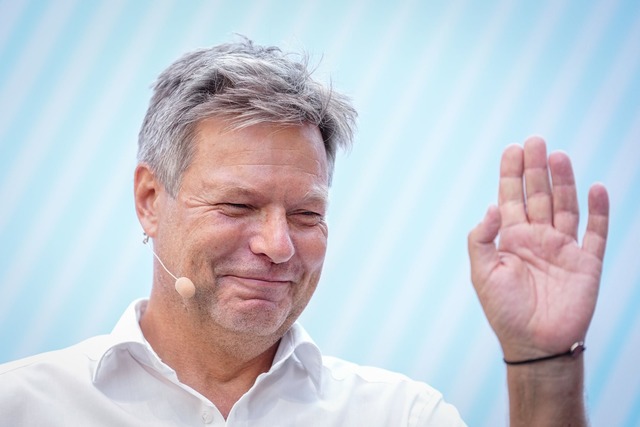 Robert Habeck will zu B&uuml;rgerinnen...;rgern nach Hause kommen. (Archivbild)  | Foto: Kay Nietfeld/dpa