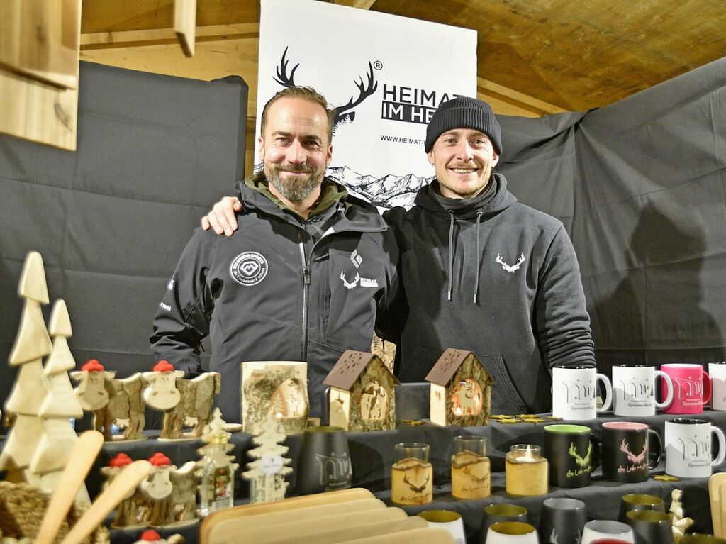 Der Weihnachtsmarkt in der Ravennaschlucht hat erffnet – pnktlich dazu fiel Schnee.