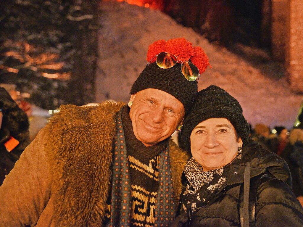 Der Weihnachtsmarkt in der Ravennaschlucht hat erffnet – pnktlich dazu fiel Schnee.