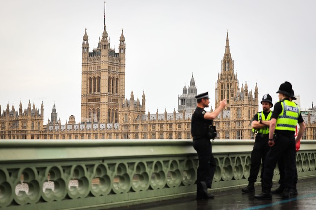 Ein Mann wurde auf der Westminster Bri...gef&auml;hrlich verletzt. (Archivbild)  | Foto: Christian Charisius/dpa