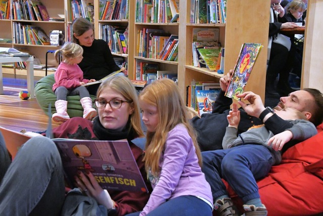 Zeit und Raum zum Vorlesen &#8211; das...irierende Wirkung der Kinderbuchmesse.  | Foto: Barbara Ruda