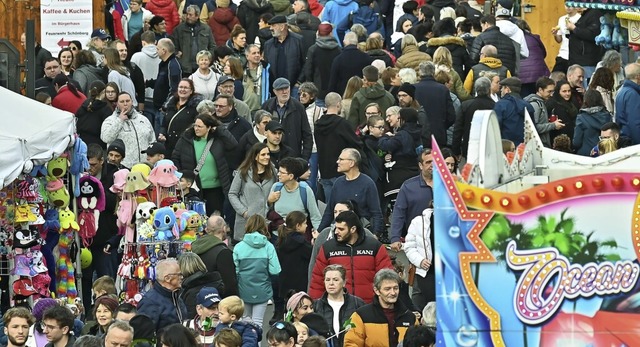 Marktreiben am Sonntagnachmittag   | Foto: Endrik Baublies