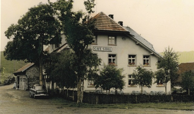 Bckerei und Caf Stoll vermutlich in den 1950er Jahren   | Foto: privat