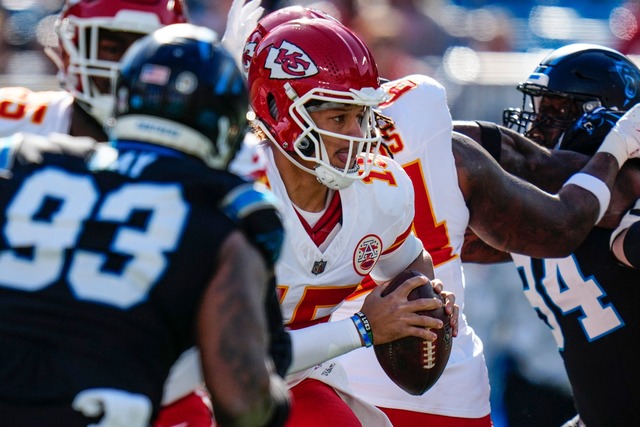 Patrick Mahomes und die Chiefs haben a...nur &auml;u&szlig;erst knapp gewonnen.  | Foto: Rusty Jones/FR171869 AP/AP